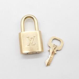🍓LV Lock and Key #319
